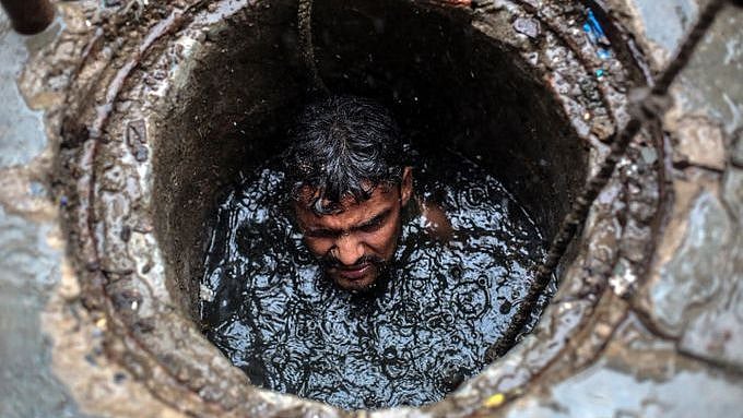 சட்டம் இயற்றப்பட்ட 14 வருடங்களில் முதல் வழக்கு பதிவு : மலக்குழி மரணத்திற்கு காரணமானோர் மீது நடவடிக்கை!