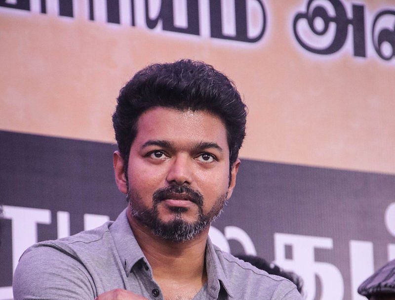 ஃபர்ஸ்ட் லுக்குடன் தரமான ‘சம்பவம்’ செய்யவிருக்கும் விஜய்64 படக்குழு!