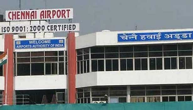 கர்ப்பிணிகள் போல நடித்து கிலோ கணக்கில் தங்கம் கடத்திய பெண்கள்: சினிமா பாணியில் அதிகாரிகள் மீது தாக்குதல்!