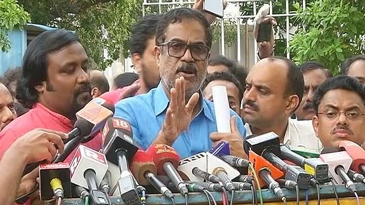 "சி.சி.டி.வி காட்சிகளை கொடுக்க மறுக்கிறது ஐ.ஐ.டி" - மகள் பாத்திமாவின் மரணத்துக்கு நியாயம் கேட்கும் தந்தை