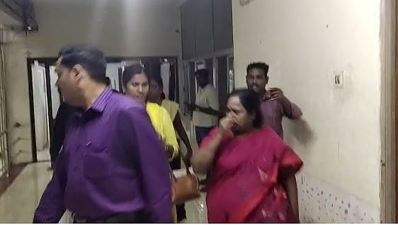 கழிவுநீர் இணைப்பிற்கு லஞ்சம் கேட்ட பெண் பொறியாளர் : பொறி வைத்து பிடித்த லஞ்ச ஒழிப்பு போலிஸார்!