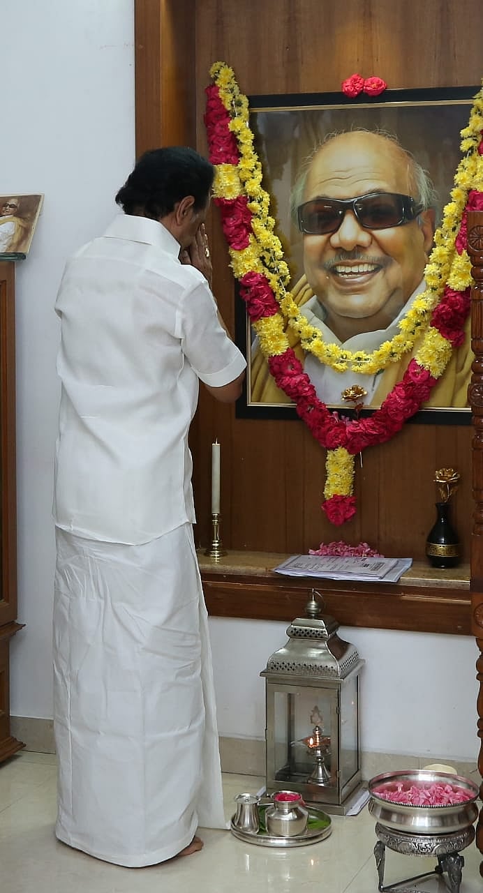 மு.க.ஸ்டாலின் தலைமையில் தி.மு.க பொதுக்குழு கூட்டம்: (Photo Album)