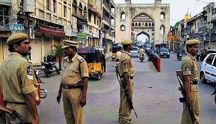 அயோத்தி வழக்கின் இறுதி தீர்ப்பு; 144 தடை - 8 தற்காலிக சிறைகள்: பதற்றத்தை ஏற்படுத்துகிறதா மோடி அரசு?