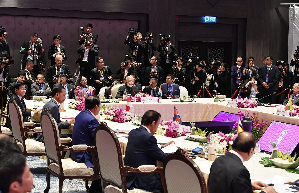 ஆசியான் வர்த்தக ஒப்பந்தத்தில் கையெழுத்திடும் மோடி : இந்தியா சந்திக்கும் பாதிப்பு என்ன? - அதிர்ச்சி தகவல்!