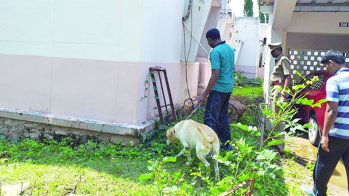 “லலிதா ஜுவல்லரியைத் தொடர்ந்து, பெல் கூட்டுறவு வங்கியில் கைவரிசை”: ரூ1.43 கோடி கொள்ளை - அச்சத்தில் மக்கள்!
