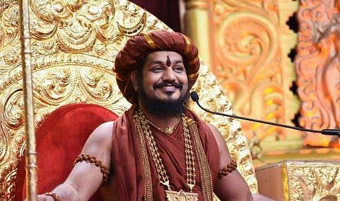 ஆசிரமத்தில் இருந்த சிறுமிகள் எங்கே? : நித்தியானந்தாவை கைது செய்யக்கோரி கர்நாடகத்தில் வலுக்கும் போராட்டம்