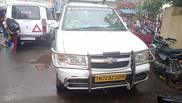 கூலிப்படை வந்த டாக்சி