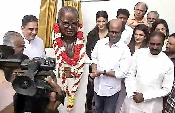 “நான் ஓடிக்கொண்டிருப்பதற்குக் காரணம் இவர்கள்தான்” - வைரமுத்து உருக்கமான பேச்சு!