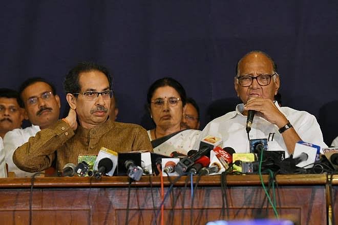 மகாராஷ்டிர அரசியல் குழப்பம் : குதிரை பேரத்திலிருந்து எம்.எல்.ஏக்களை காப்பாற்றப் போராடிவரும் கட்சிகள்!