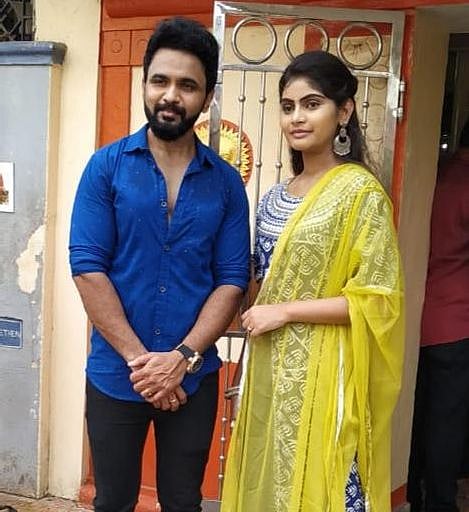 நண்பர்களுடன் இணைந்து நியூட்டன் பிரபு தயாரிக்கும் படத்தில் ஹீரோவான கலைஞர் டிவி VJ!