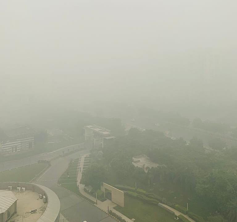 அபாய கட்டத்தை எட்டிய காற்று மாசுபாடு - சுவாசிக்க முடியாத நிலையில் டெல்லி மக்கள்! (Album)