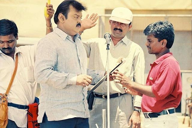 புள்ளிவிபரம் சொல்லி அதிரவிட்ட ‘ரமணா’... இப்போதும் டெம்ப்ளேட் ஆகும் கிளாசிக் காட்சிகள்! #17YearsOfRamana