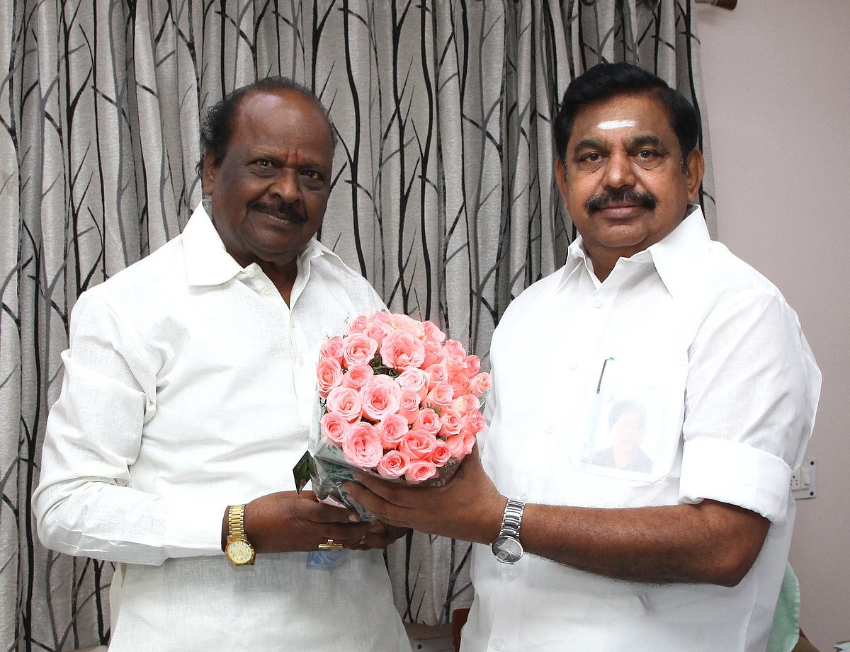 ‘டயர் நக்கி’ சொல்லாடலை வைத்து பா.ம.க.,வினரை கிண்டலடித்த அ.தி.மு.க பிரமுகர்!