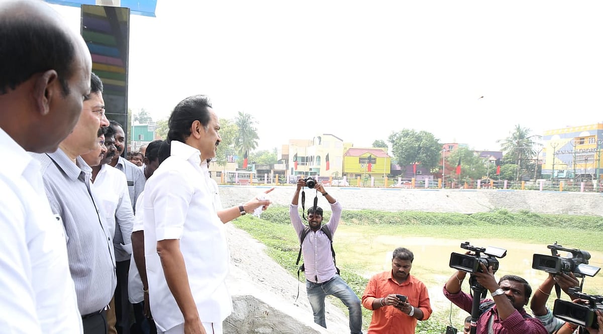 கொளத்தூர் தொகுதி மக்களுக்கு பல்வேறு நலத்திட்ட உதவிகள் செய்த மு.க.ஸ்டாலின்! #Photostory