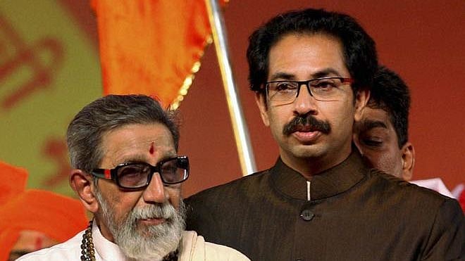 “தாக்கரே குடும்பத்திலிருந்து முதல் முதலமைச்சர்” - கட்சியைக் காப்பாற்ற அரியணை ஏறிய உத்தவ் தாக்கரே!