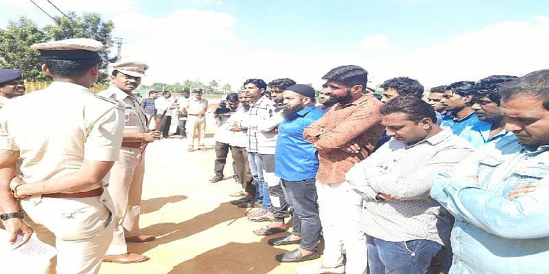 சிங்கம் பட பாணியில் ரவுடிகளை எச்சரித்து அனுப்பிய போலிஸ்!