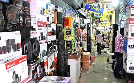 “பணமதிப்பிழப்பால் வியாபாரத்தில் வருமானம் என்ற பேச்சுக்கே இடமில்லாமல் போனது” : வியாபாரிகள் வேதனை!