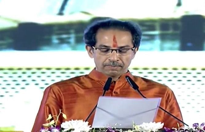 மகாராஷ்டிரா முதல்வராகப் பதவியேற்றார் உத்தவ் தாக்கரே... துணை முதல்வர் பதவி யாருக்கும் இல்லையா?