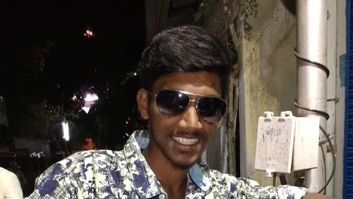 கழிவு நீர் தொட்டியில் மயங்கிய தம்பியை காப்பாற்றச் சென்ற அண்ணன் பலி : நிர்க்கதியான 3 பெண் குழந்தைகள்!