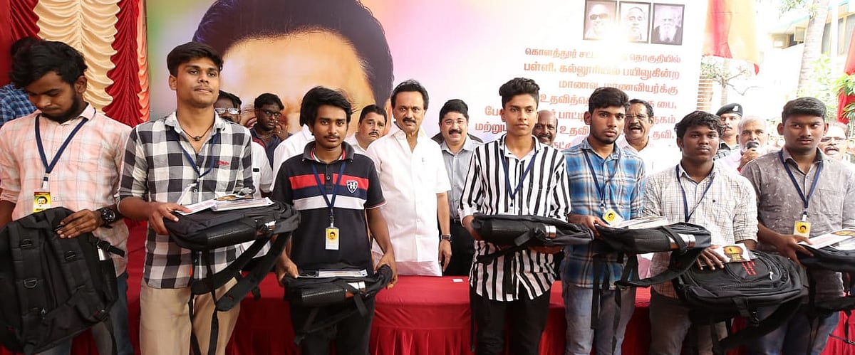 கொளத்தூர் தொகுதி மக்களுக்கு பல்வேறு நலத்திட்ட உதவிகள் செய்த மு.க.ஸ்டாலின்! #Photostory