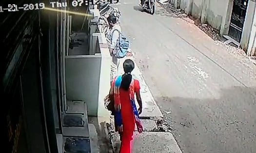 உறவினர்கள் வீட்டை நோட்டமிட்டு தொடர் கொள்ளையில் ஈடுபட்ட காதல் ஜோடி... காட்டிக்கொடுத்த சிசிடிவி கேமரா!