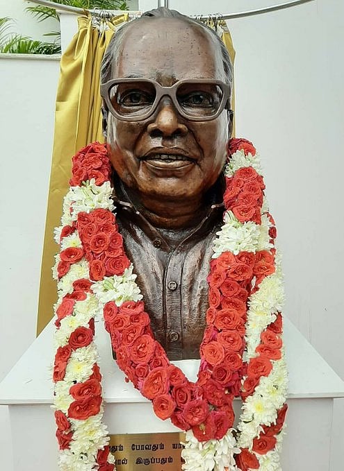 “நான் ஓடிக்கொண்டிருப்பதற்குக் காரணம் இவர்கள்தான்” - வைரமுத்து உருக்கமான பேச்சு!