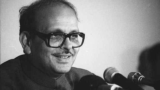 அரசியலில் எப்போதாவது நிகழும் அதிசயம் வி.பி.சிங் : ‘தமிழகமும் வி.பி.சிங்கும்’!