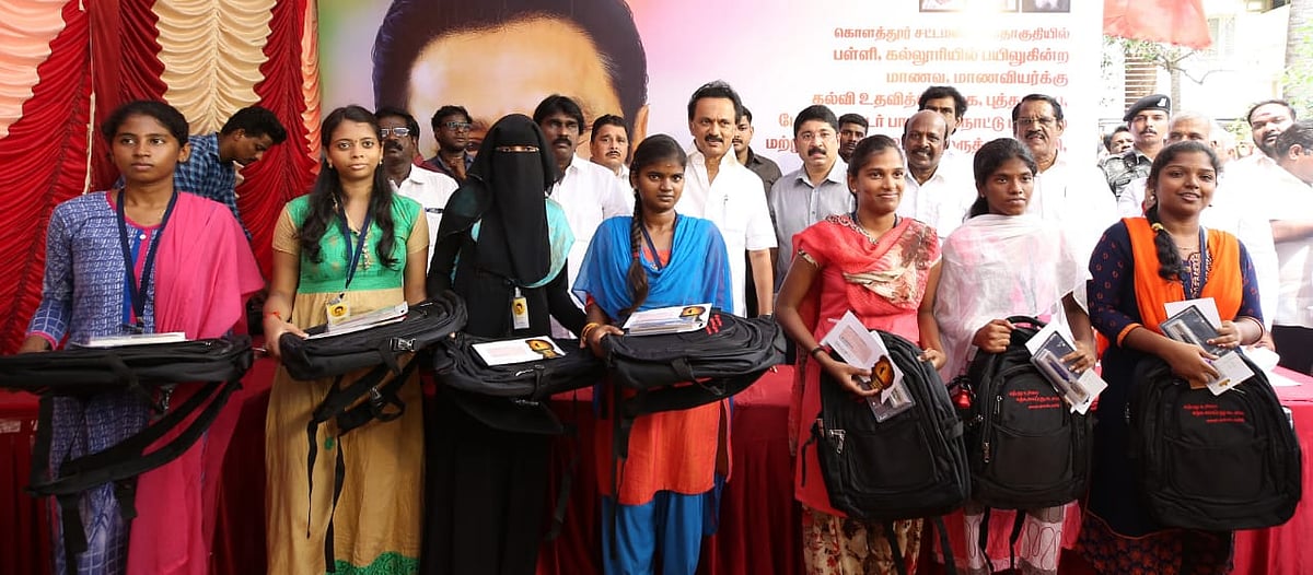 கொளத்தூர் தொகுதி மக்களுக்கு பல்வேறு நலத்திட்ட உதவிகள் செய்த மு.க.ஸ்டாலின்! #Photostory