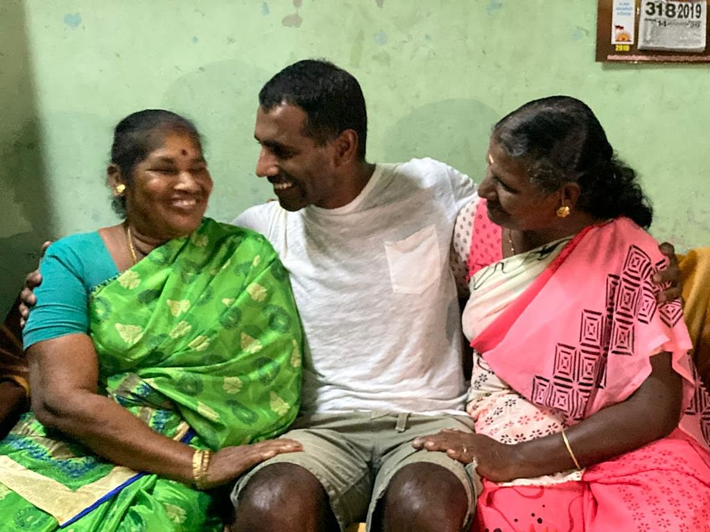 41 வருடங்களுக்குப் பிறகு 
சந்தித்துக்கொண்ட தாய்-மகன் : சென்னை அருகே நெகிழ்ச்சி சம்பவம்!