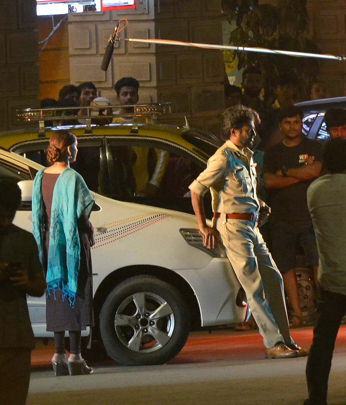 நீண்ட நாட்களுக்கு பிறகு ரஜினியுடன் இணையும் கமல்ஹாசன்: தர்பார் புது அப்டேட்!