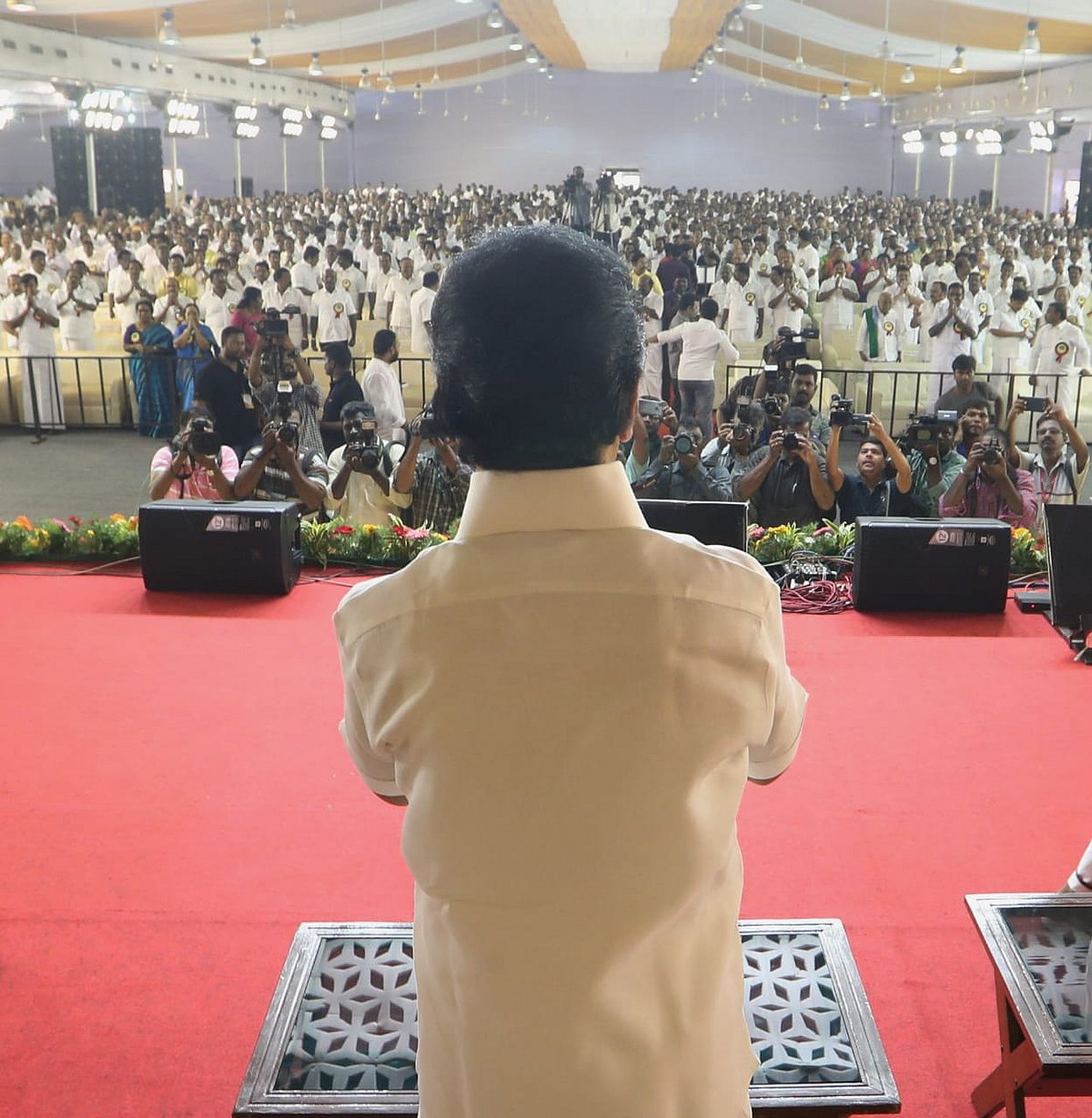 மு.க.ஸ்டாலின் தலைமையில் தி.மு.க பொதுக்குழு கூட்டம்: (Photo Album)