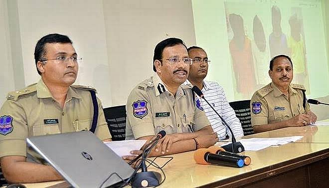 தெலங்கானா என்கவுன்டருக்கு பின்னணியில் செயல்பட்ட ‘சைலன்ட் ஆபரேட்டர்’ கமிஷனர் - வாராங்கல் வரலாறு தெரியுமா?