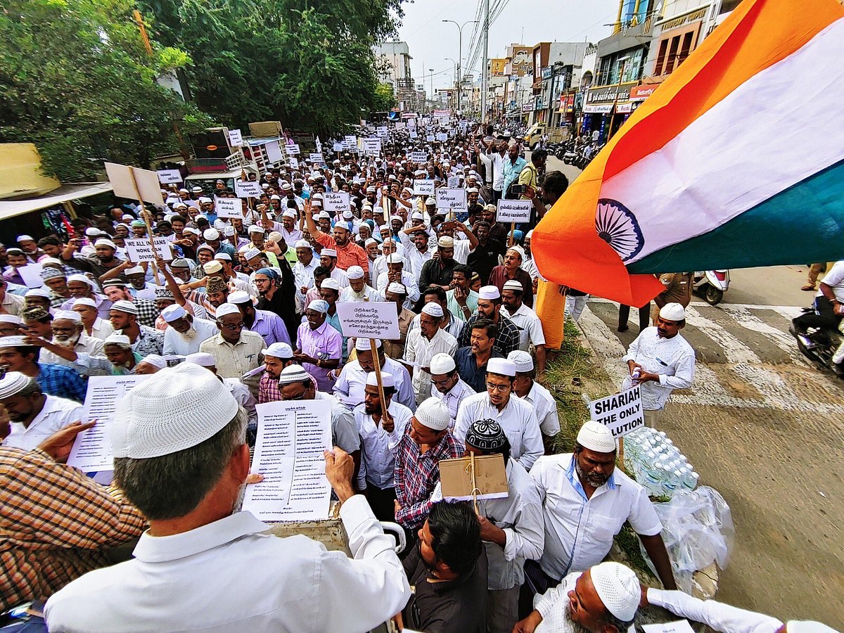 LIVE #CAA : குடியுரிமை சட்ட திருத்தத்தை கண்டித்து இஸ்லாமிய அமைப்புகள் சென்னையில் பேரணி!