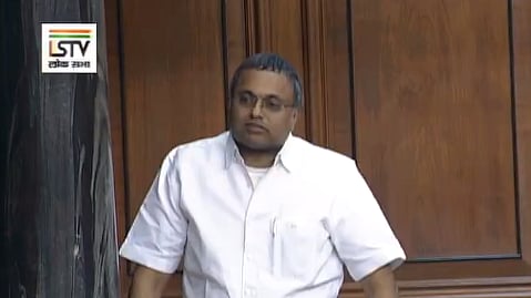 ’மைதானங்கள் இல்லாத பள்ளிகளின் அங்கீகாரம் ரத்து’ : கார்த்தி சிதம்பரம் MP கோரிக்கை