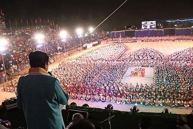 “பாபர் மசூதி இடிப்பை கொண்டாடிய பள்ளி விழாவில் பங்கேற்பதா ?”- கவர்னர் கிரண்பேடி மீது போலிஸில் புகார்!  