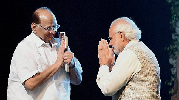 ’எங்களுடன் சேர்ந்தால், மகளுக்கு அமைச்சர் பதவி நிச்சயம்’ : சரத் பவாரிடம் நேரடியாக பேரம் பேசிய மோடி 