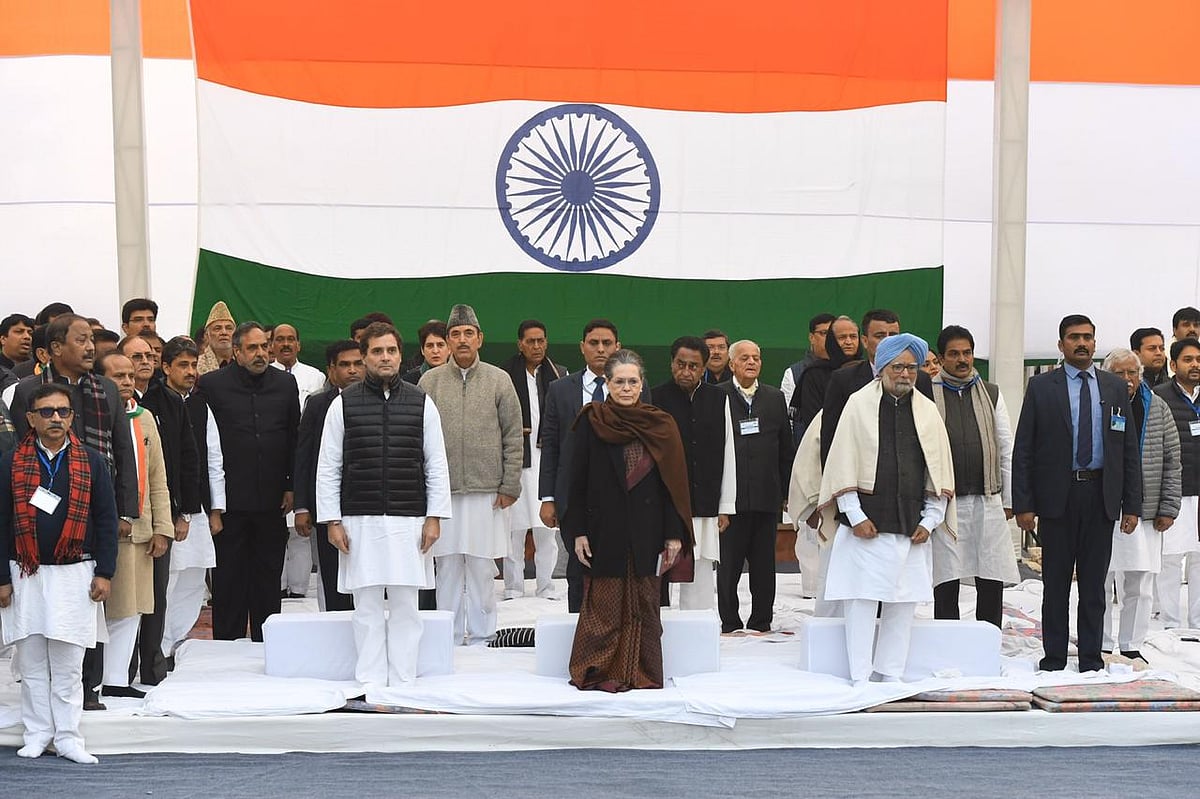 “எதிரிகளால் ஒழிக்க முடியாமல் போன நமது பொருளாதாரத்தை மோடி ஒழித்துவிட்டார்” : டெல்லியில் ராகுல் ஆவேசம்!