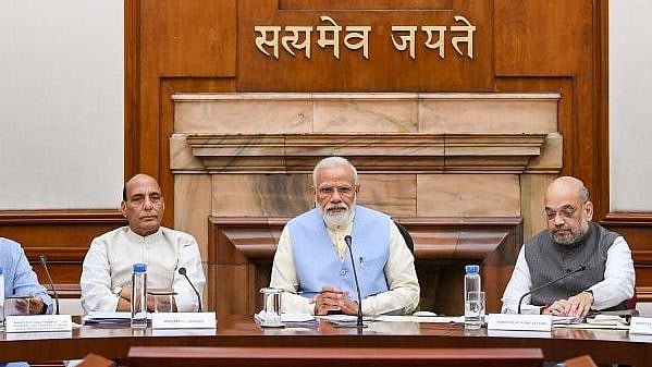 முப்படைகளுக்கு ஒரே தளபதி? - அதிகாரத்தை ஒற்றைப் புள்ளியில் குவிக்கும் மோடியின் திட்டம் என்ன?