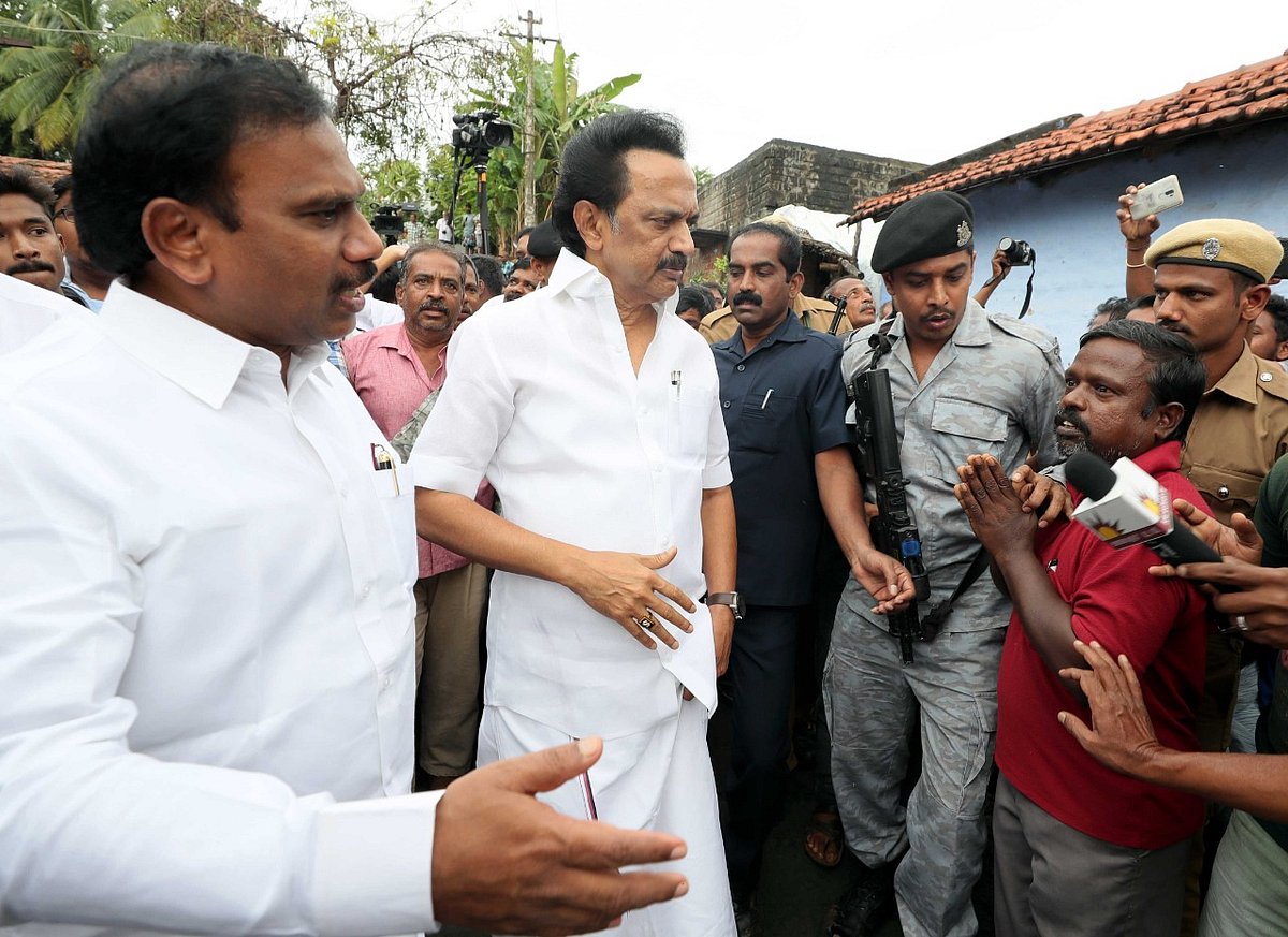 மேட்டுப்பாளையத்தில் சுவர் இடிந்து 17 பேர் பலி : நேரில் சென்று ஆறுதல் தெரிவித்த மு.க.ஸ்டாலின்! (PHOTOS)