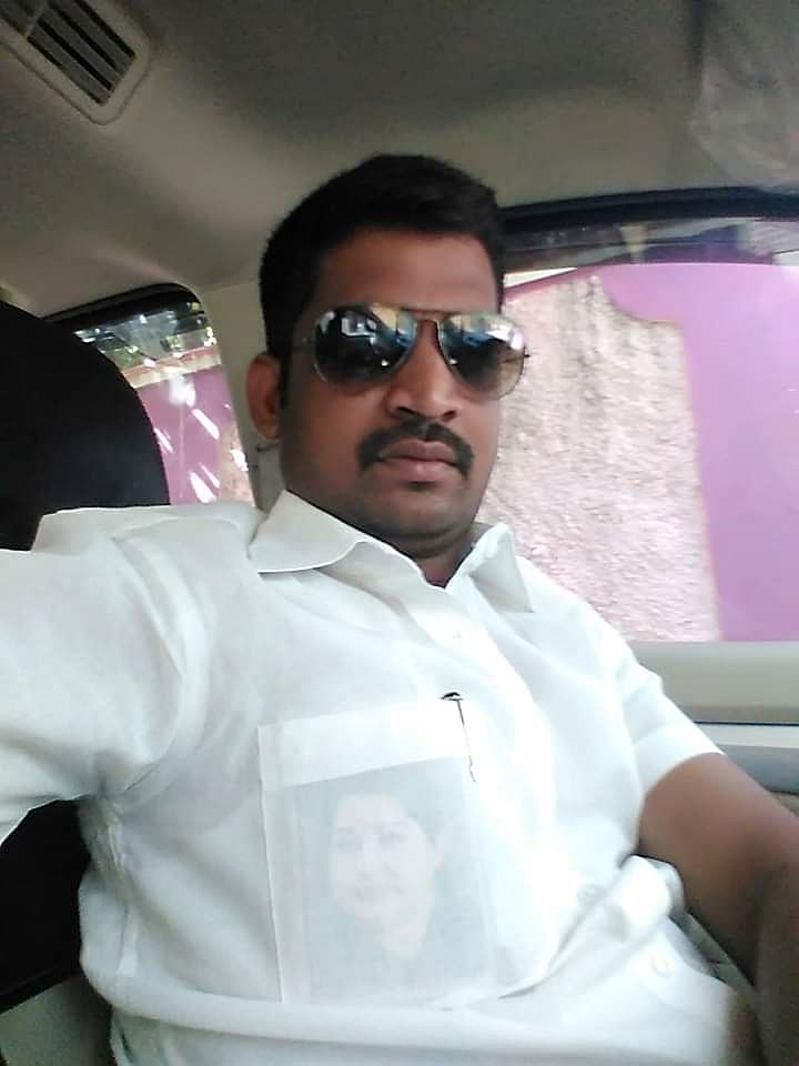 அ.தி.மு.க., முன்னாள் கவுன்சிலர் வினோத் ராஜ்.