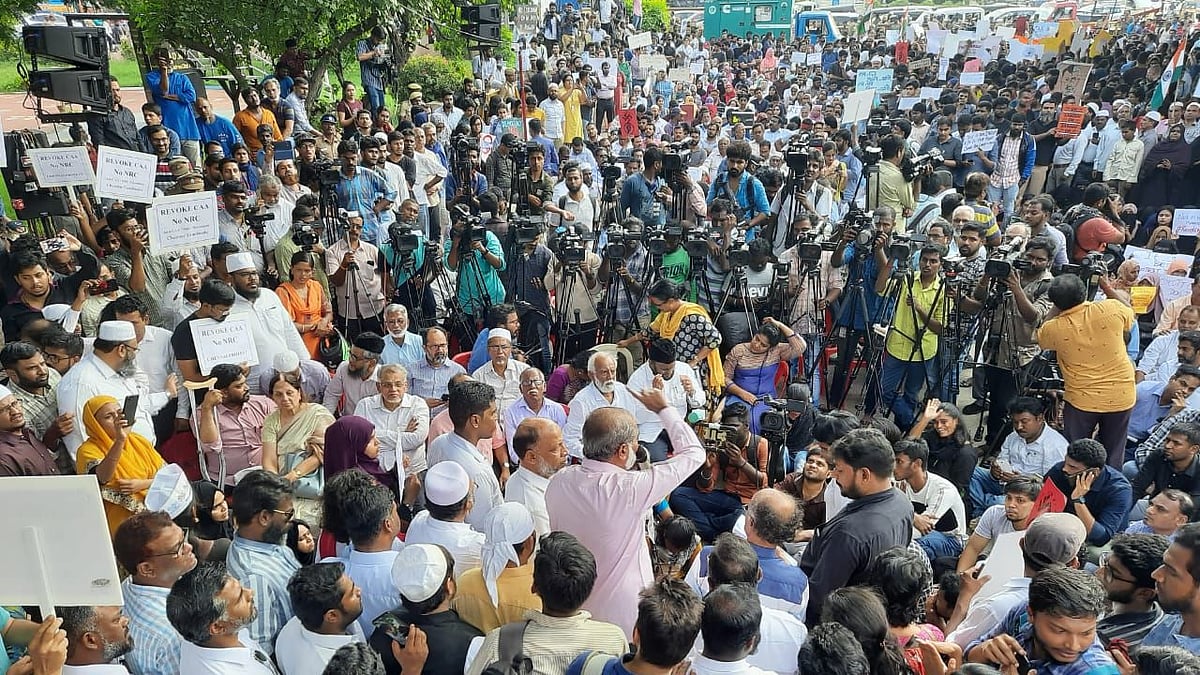 #CAAProtest : சென்னையில் போராட்டத்தில் ஈடுபட்ட நடிகர் சித்தார்த் உள்ளிட்ட 600 பேர் மீது வழக்குப் பதிவு!