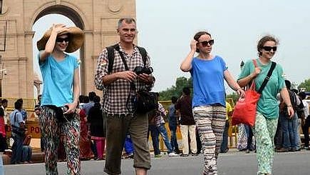 ’இந்தியாவுக்கு சுற்றுலா வேண்டாம்’ : எச்சரிக்கும் உலக நாடுகள்.. மோடி ஆட்சியில் வீழ்ந்த சுற்றுலாத்துறை !