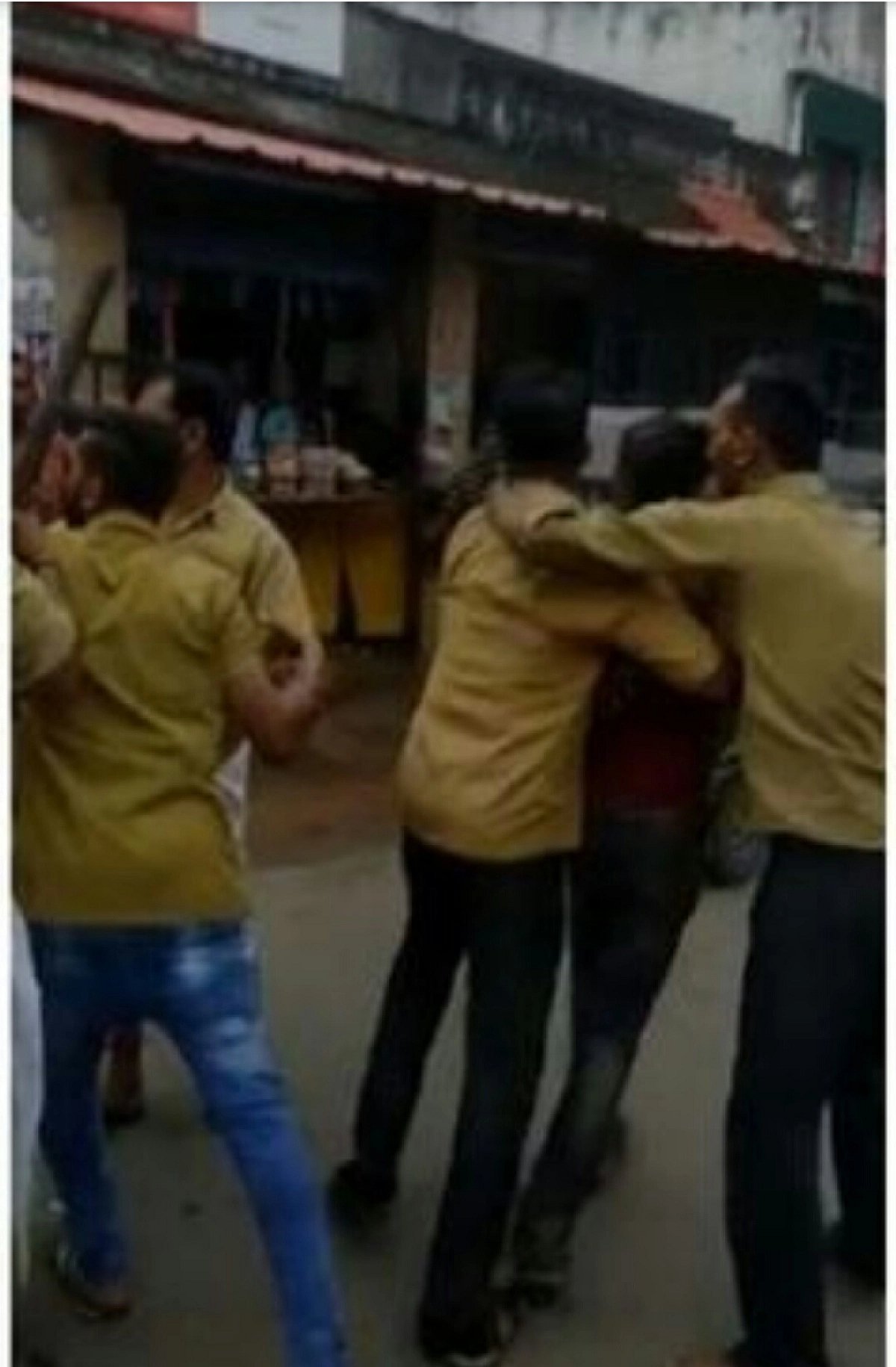 கேரளாவில் செல்போன் திருடியதாக இளைஞர் அடித்து கொலை - விசாரணையில் வெளிவந்தஅதிர்ச்சி தகவல்!