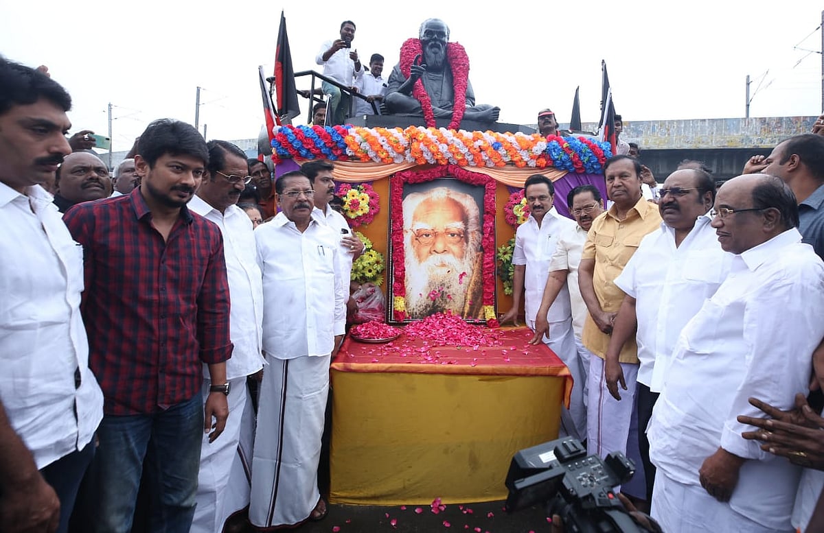 தந்தை பெரியாரின் 46வது நினைவு நாள்: தி.மு.க. தலைவர் மு.க.ஸ்டாலின் மரியாதை!