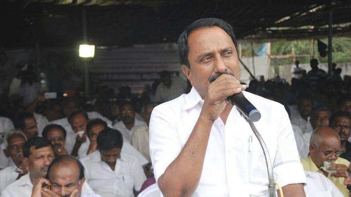 அமைச்சர் செங்கோட்டையனின் வெற்று அறிவிப்புகள் : என்னவாகின விளம்பரத்திற்காக அறிவித்த திட்டங்கள்?