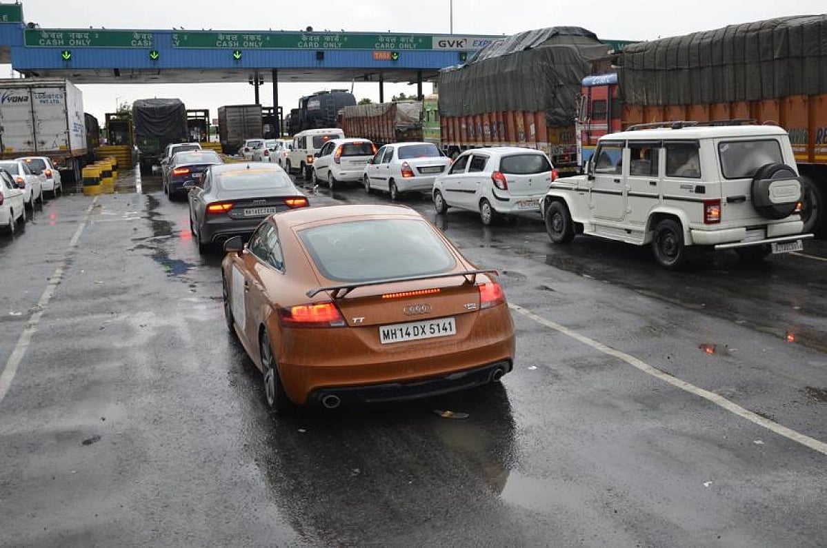 Fastag அட்டைகள் பற்றாக்குறையால் அலைக்கழிக்கப்படும் வாகன ஓட்டிகள்!