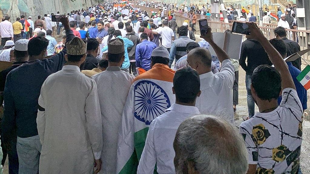 LIVE #CAA : குடியுரிமை சட்ட திருத்தத்தை கண்டித்து இஸ்லாமிய அமைப்புகள் சென்னையில் பேரணி!