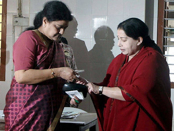 “சசிகலா மூலம் சிக்கியது அ.தி.மு.க-வின் ஊழல் பணம்” - விரிவான விசாரணை கோரும் கே.எஸ்.அழகிரி!