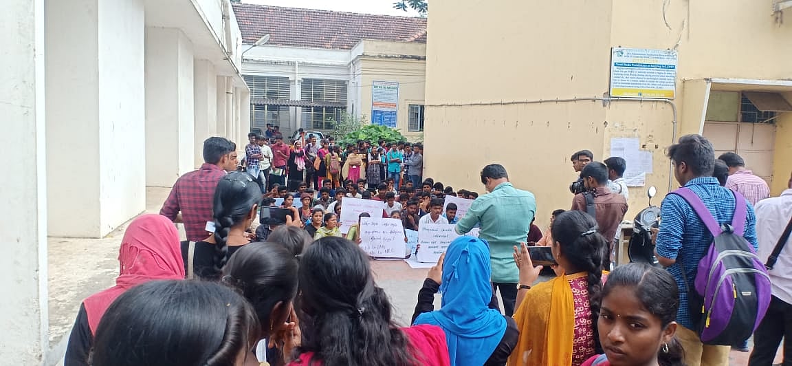 LIVE #CAA : குடியுரிமை சட்ட திருத்தத்தை கண்டித்து இஸ்லாமிய அமைப்புகள் சென்னையில் பேரணி!