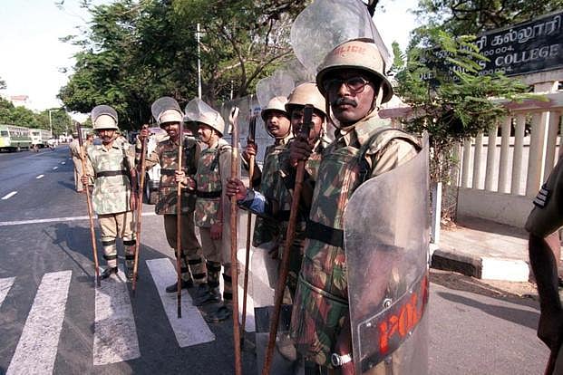 CAA-வுக்கு எதிரான போராட்டத்தை ஒடுக்க தமிழகம் முழுவதும் போலிஸ் குவிப்பு!